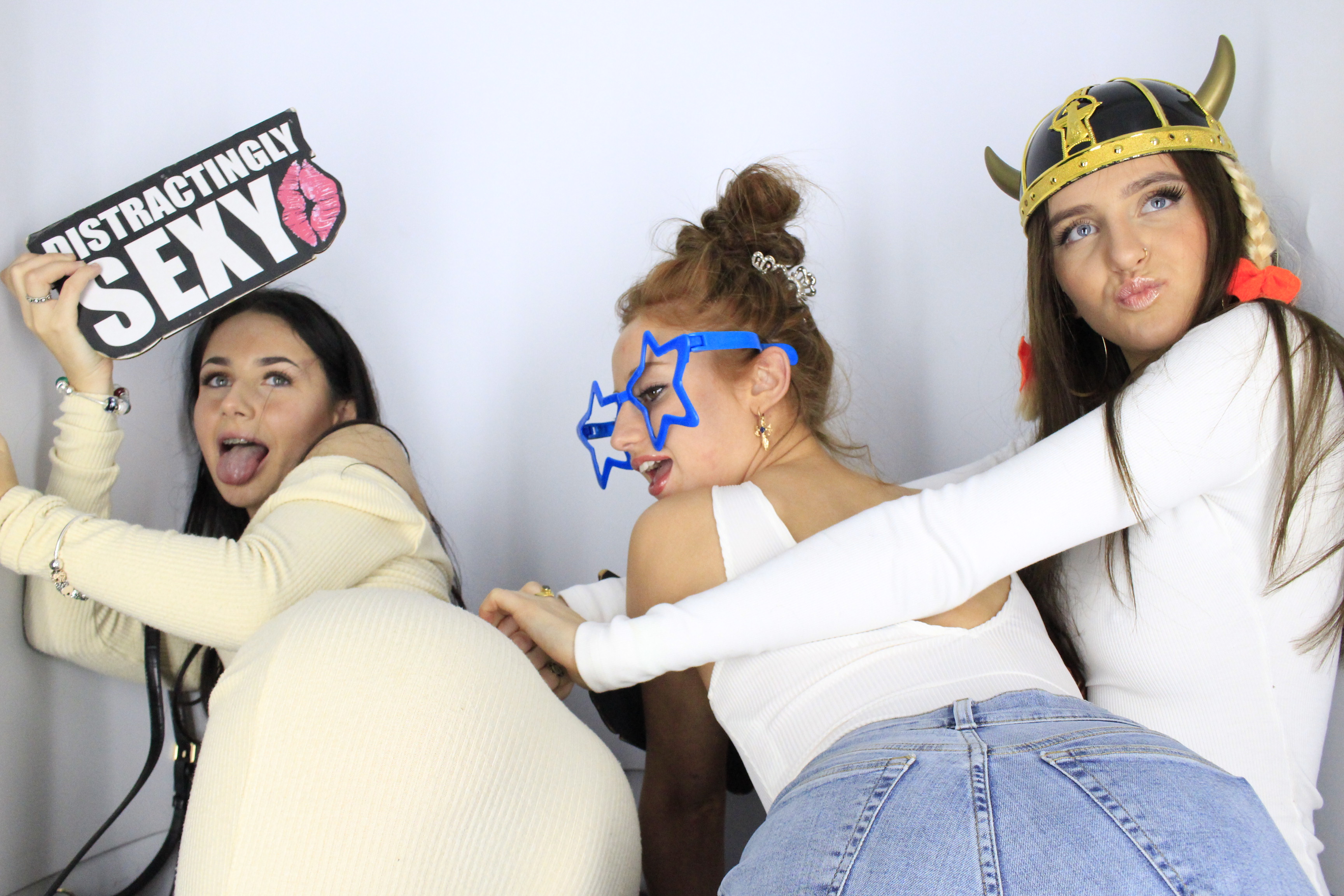 Issy & Alice's 18th Birthday Party | View more photos from the event at gallery.myphotoboothexperience.co.uk/u/MyPhotoBoothExperienceLtd/Issy-Alices-18th-Birthday-Party